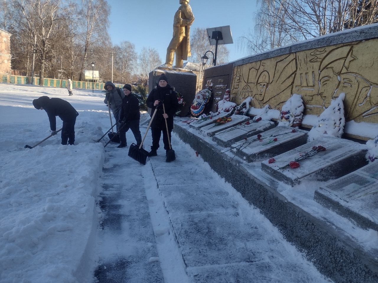 Волонтерская акция "Памятники". Волонтерская акция "Памятники".