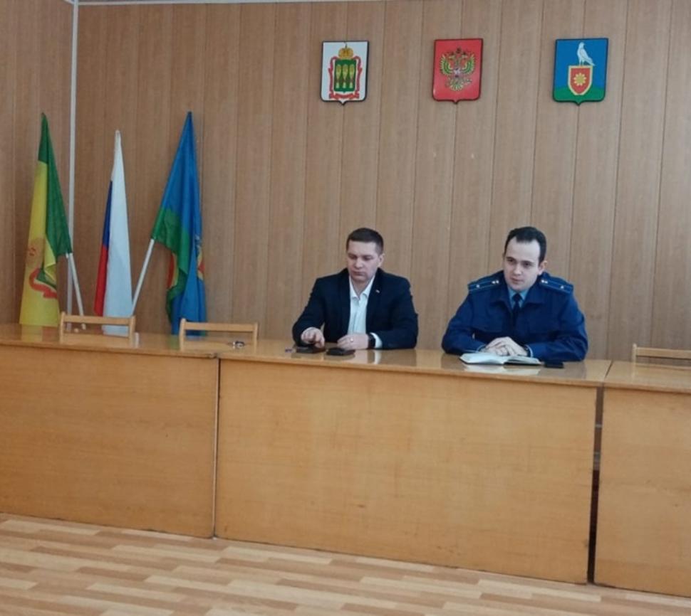 Встреча волонтеров районного движения «Кибердружина Малосердобинского района» с Иваном Кирюхиным - главой администрации Малосердобинского района и Юрием Тюняевым - прокурором Малосердобинского района