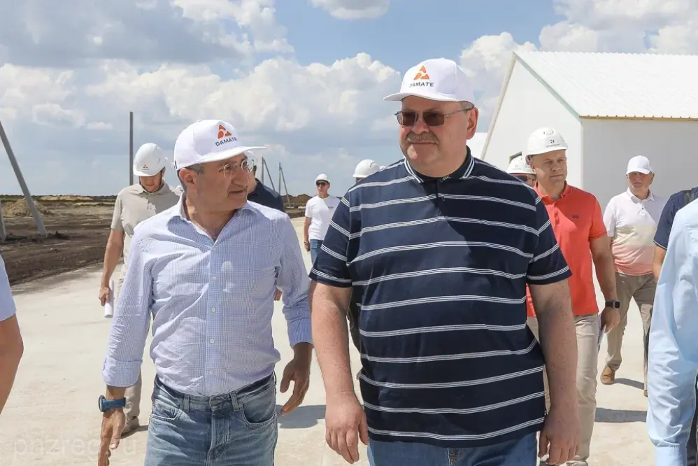 Губернатор Олег Мельниченко высоко оценил строительство новых птицеводческих блоков «Дамате»