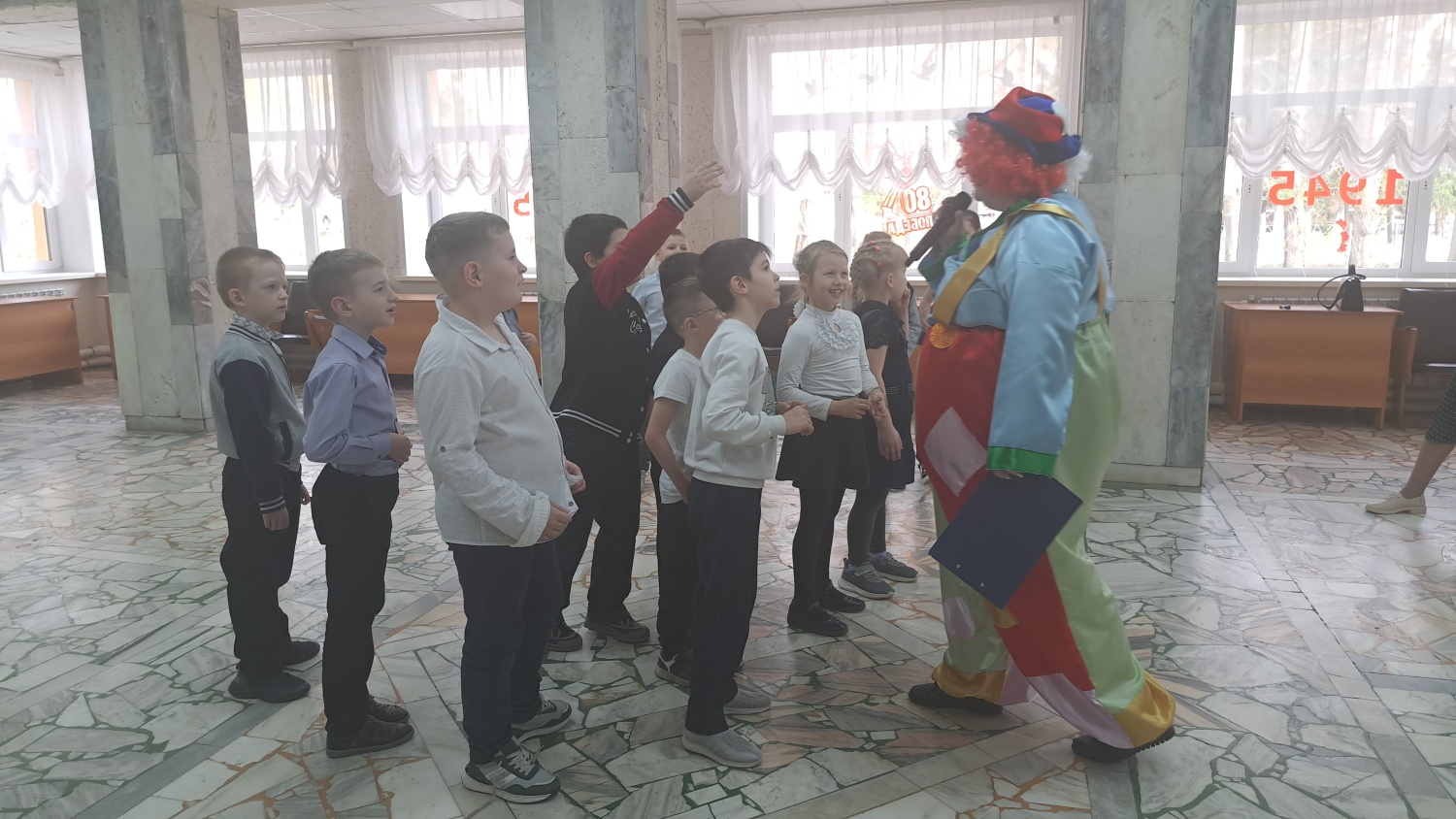 «Дружба начинается с улыбки». «Дружба начинается с улыбки».