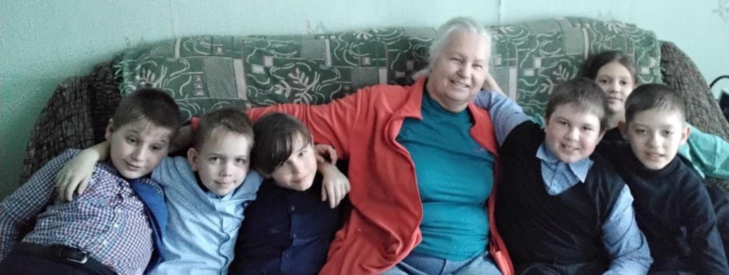 В преддверии Международного женского дня 8 Марта, ребята из объединения «Пешеходный туризм» под руководством педагога Вдовиной К.С. поздравили ветерана педагогического труда Зацепину Анну Николаевну В преддверии Международного женского дня 8 Марта, ребята из объединения «Пешеходный туризм» под руководством педагога Вдовиной К.С. поздравили ветерана педагогического труда Зацепину Анну Николаевну