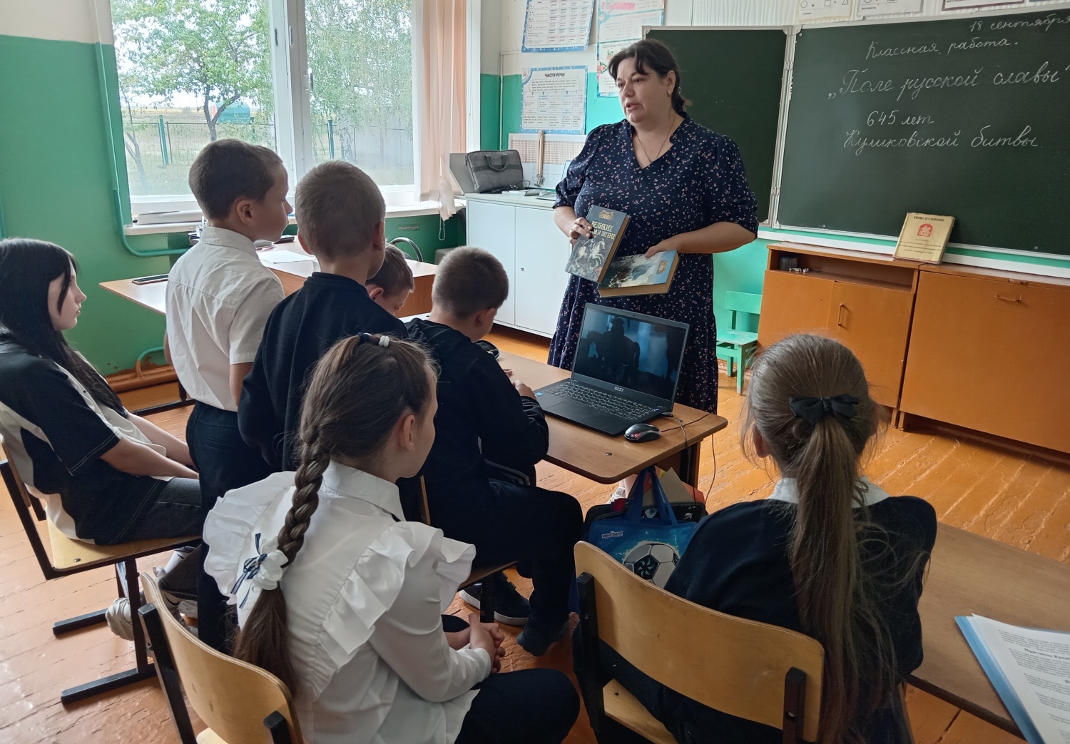 Медиа – час «Поле русской славы» проведён Саполговской библиотекой совместно с Саполговским СДК в стенах Саполговской школы. 