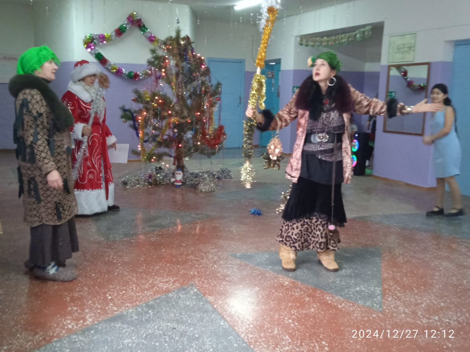 "Новогодняя карусель".