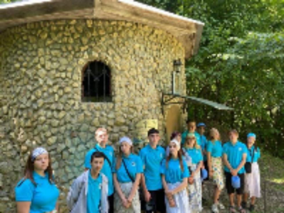 Экскурсия на родник, освященный в честь Казанской иконы Божией Матери в посёлке Сазанье Сердобского района Экскурсия на родник, освященный в честь Казанской иконы Божией Матери в посёлке Сазанье Сердобского района