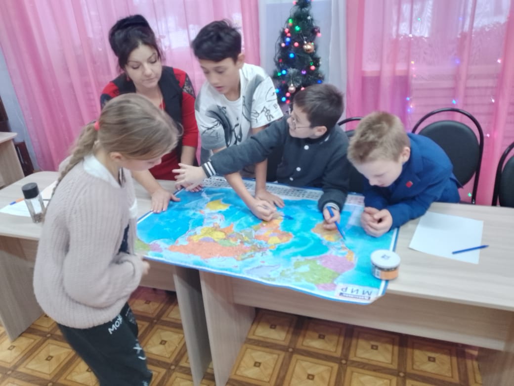 Прошла познавательная географическая игра "По материкам и океанам
