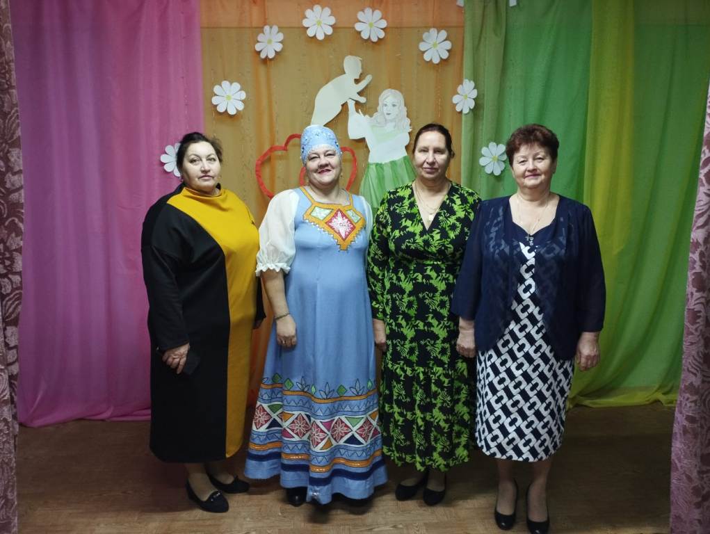 В Липовском СДК состоялся концерт,  посвященный Дню матери «Нет выше звание, чем мама», 