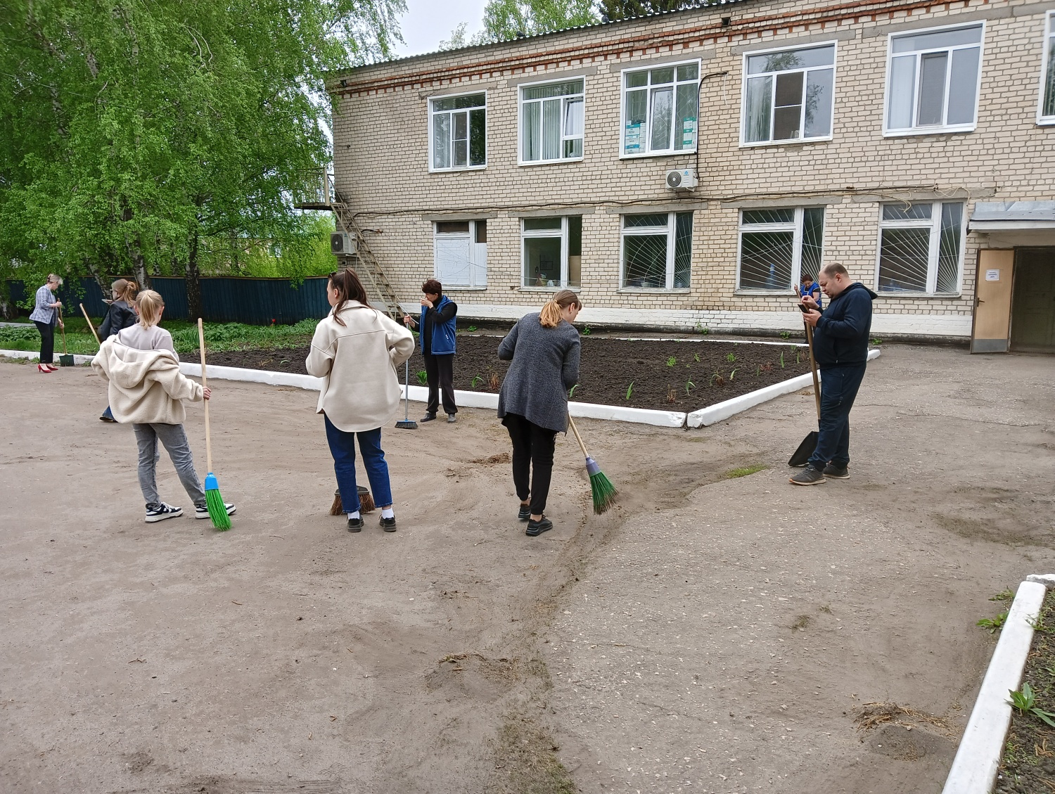 На территории Малосердобинского района продолжаются работы по благоустройству