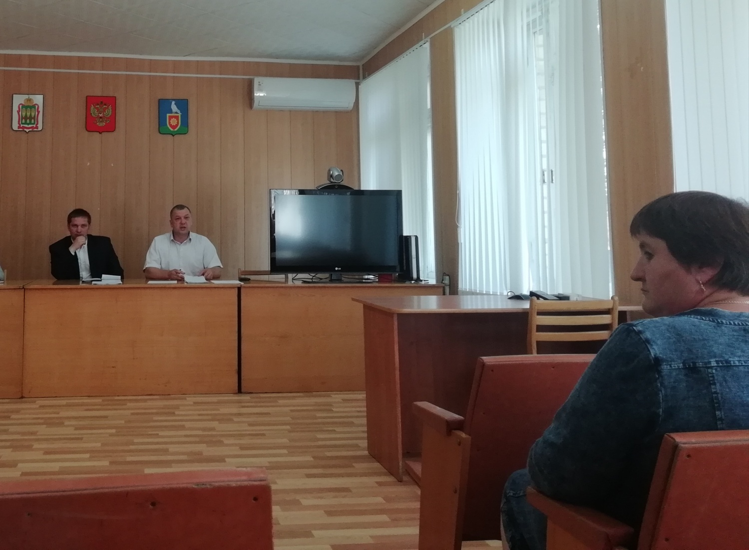 Глава администрации района Иван Кирюхин провел совещание-штаб по подготовке к новому отопительному сезону. Глава администрации района Иван Кирюхин провел совещание-штаб по подготовке к новому отопительному сезону.