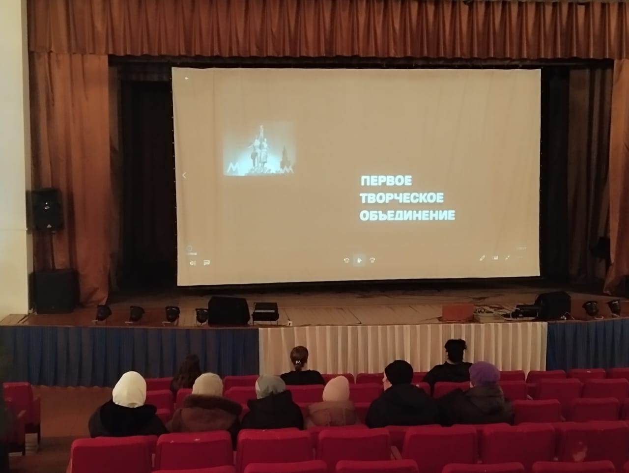 В районном Доме культуры состоялся кинопоказ художественного фильма Сергея Бондарчука «Они сражались за Родину» В районном Доме культуры состоялся кинопоказ художественного фильма Сергея Бондарчука «Они сражались за Родину»