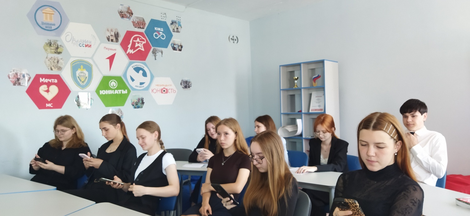 У учащихся 10 класса МБОУ многопрофильного лицея с. Малая Сердоба состоялась защита индивидуальных проектов на окончание 2025-2026 учебного года.