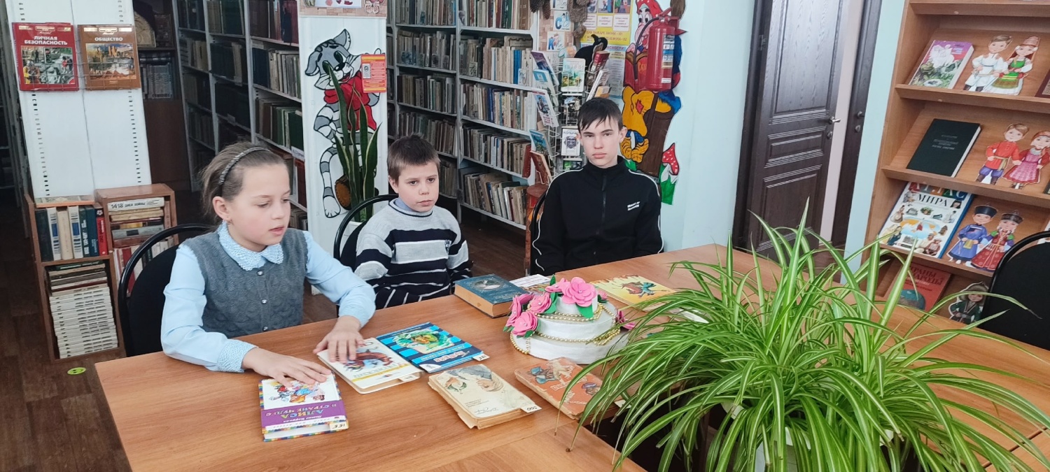 «У книжек дни рождения, конечно, тоже есть». «У книжек дни рождения, конечно, тоже есть».