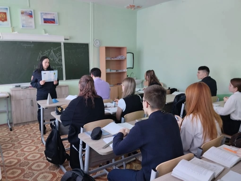 В рамках единой модели профориентации у учащихся 10 класса МБОУ многопрофильный лицей с. Малая Сердоба состоялась профориентационная беседа.