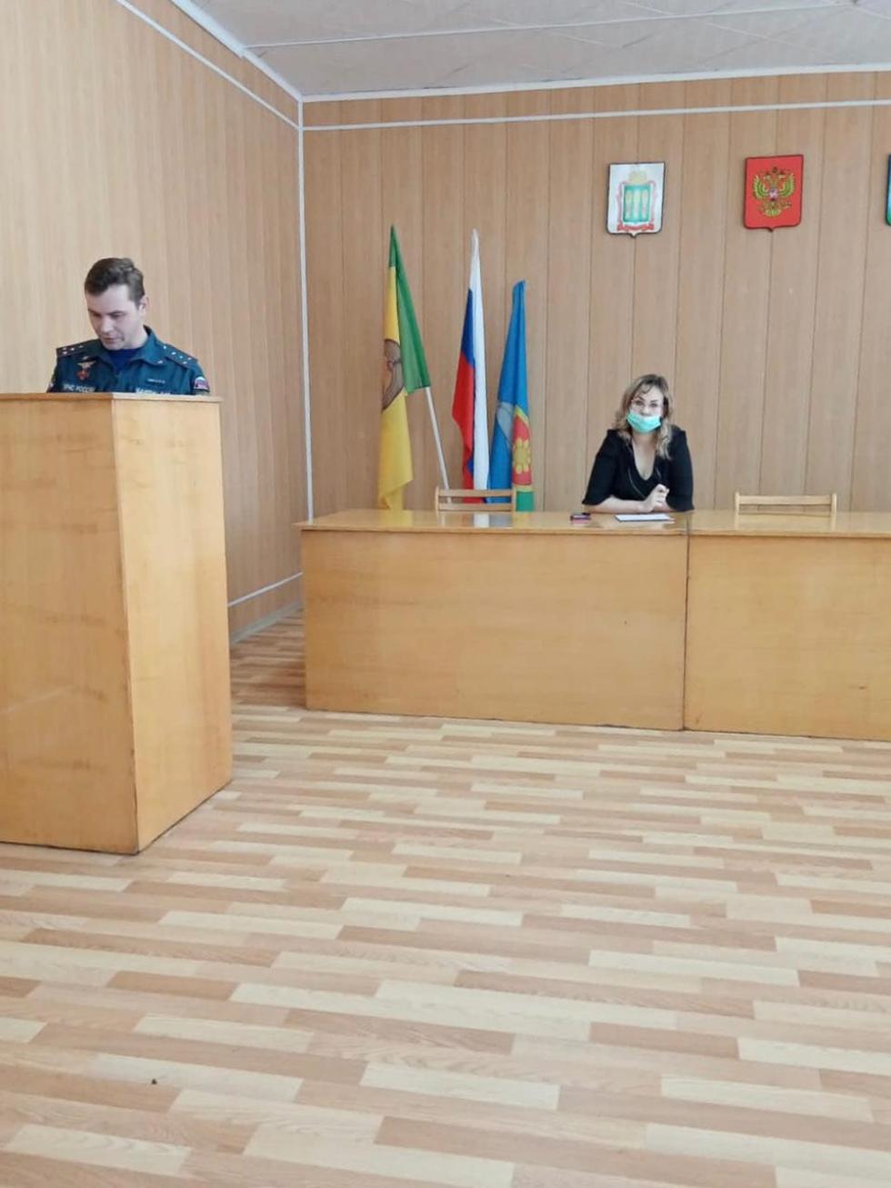 В администрации Малосердобинского района состоялось совещание по обеспечению пожарной безопасности в период новогодних праздников В администрации Малосердобинского района состоялось совещание по обеспечению пожарной безопасности в период новогодних праздников