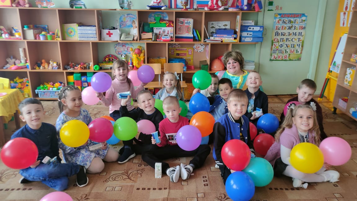Специалистом районного Дома культуры для воспитанников детского сада «Солнышко» проведена познавательно-игровая программа «У животных есть друзья: это мы – и ты, и я».