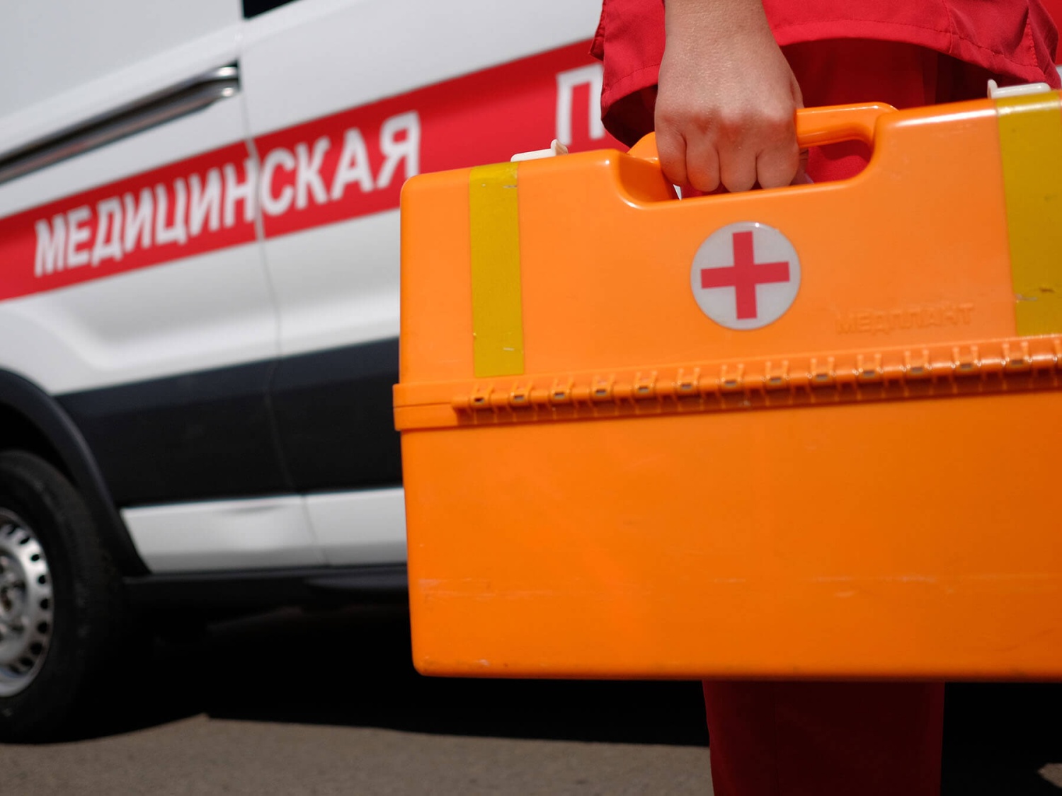В чем отличия между экстренной и неотложной медицинской помощью? В чем отличия между экстренной и неотложной медицинской помощью?