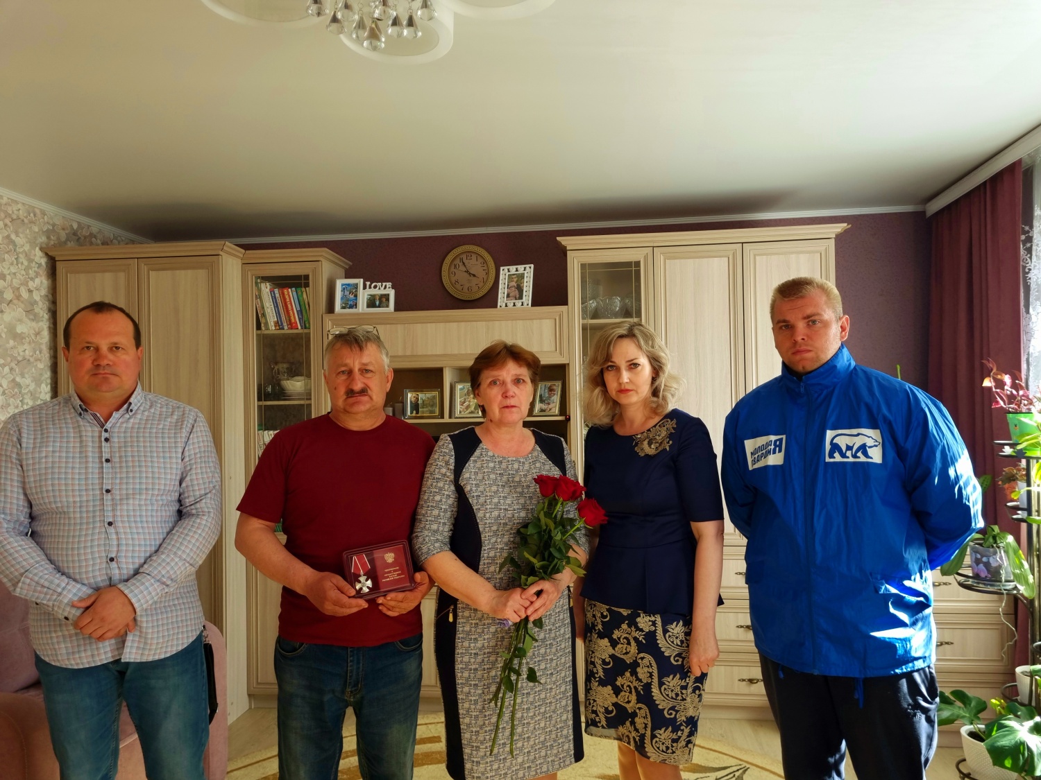 Семье погибшего участника СВО вручили "Орден Мужества"