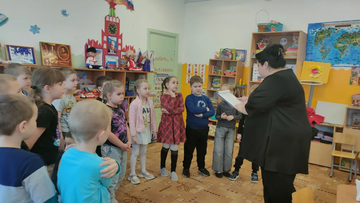 Культорганизатор РДК провела для воспитанников подготовительной группы детского сада «Солнышко» игру- викторину «Сказка у ворот». Культорганизатор РДК провела для воспитанников подготовительной группы детского сада «Солнышко» игру- викторину «Сказка у ворот».