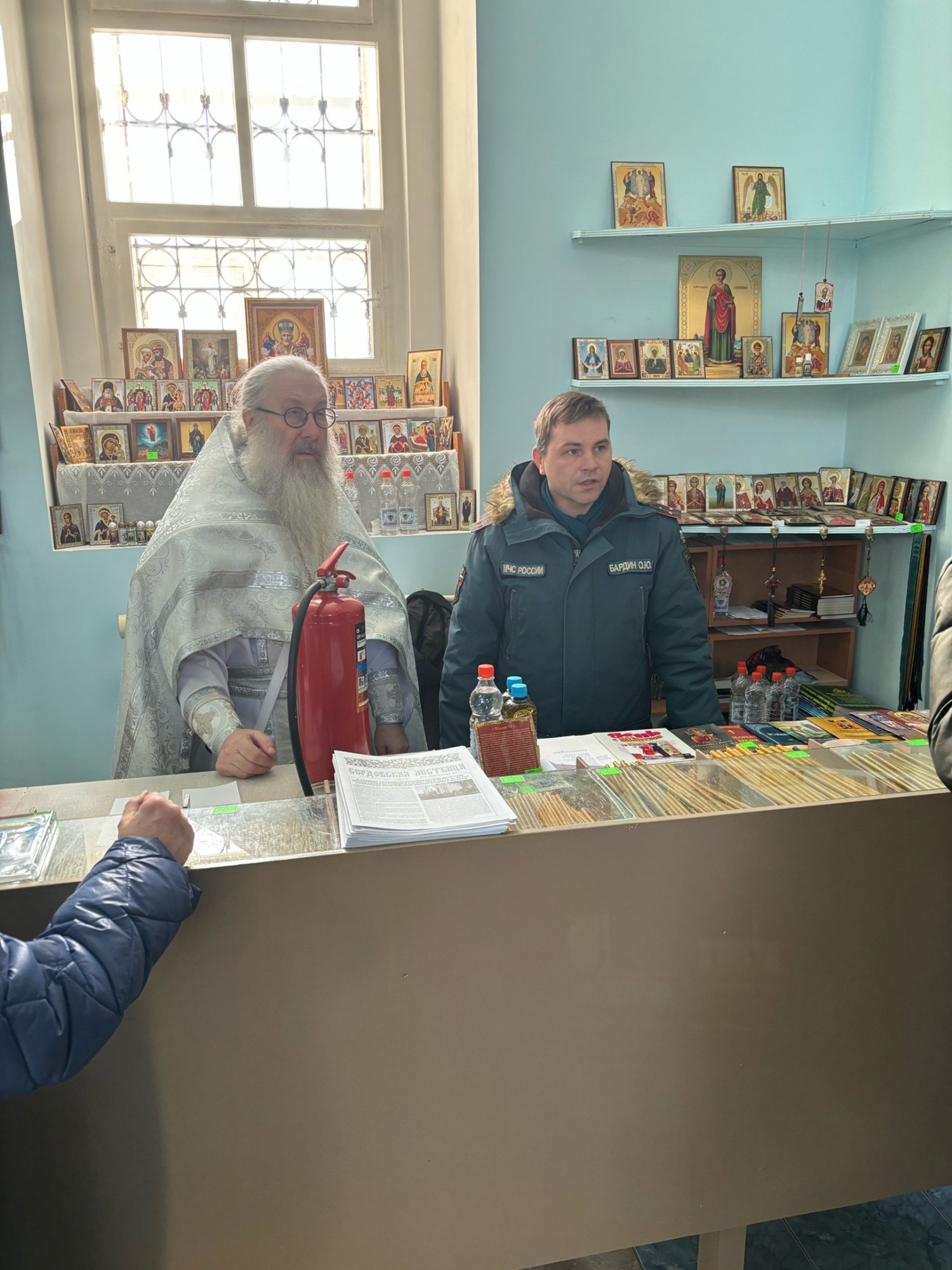Сотрудниками ОНД и ПР Колышлейского и Малосердобинского районов были проведены профилактические беседы с церковными служителями, ответственными за пожарную безопасность