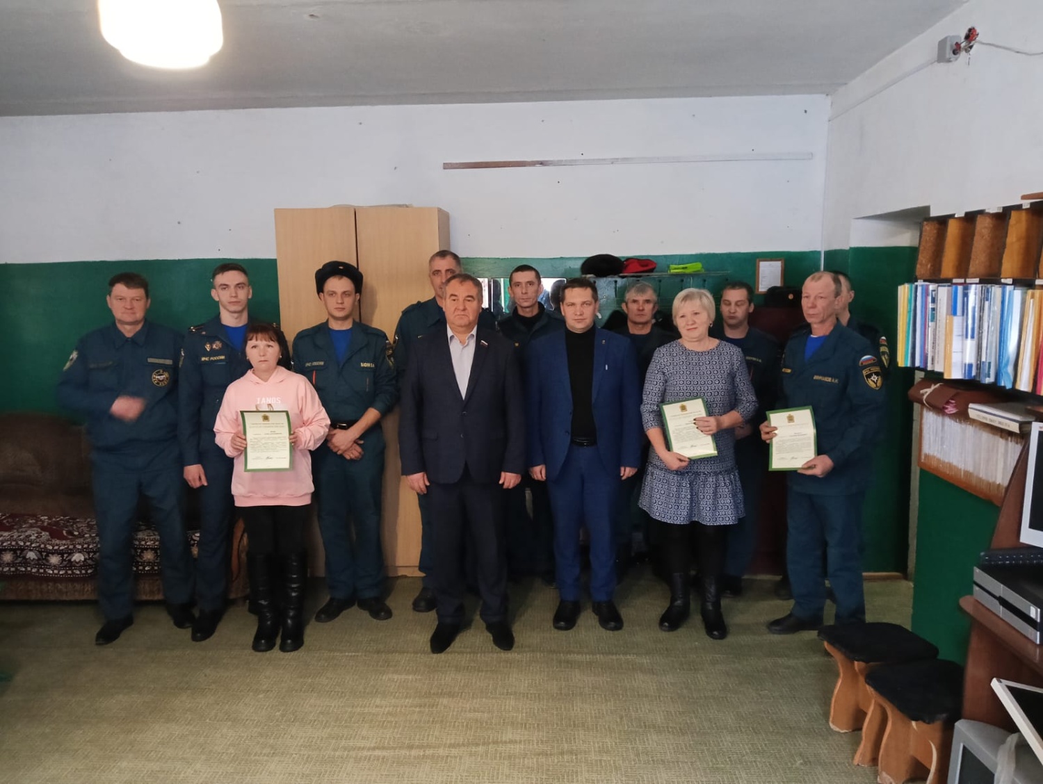 Глава Малосердобинского района Иван Алексеевич Кирюхин совместно с Депутатом Законодательного Собрания Пензенской области Вадимом Михайловичем Калининым провели встречу с коллективами Глава Малосердобинского района Иван Алексеевич Кирюхин совместно с Депутатом Законодательного Собрания Пензенской области Вадимом Михайловичем Калининым провели встречу с коллективами