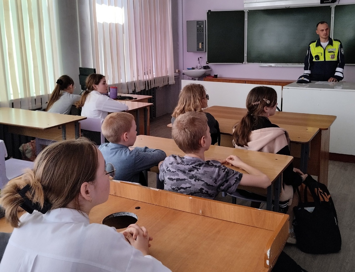 С обучающимися МБОУ многопрофильный лицей с. Малая Сердоба состоялась встреча с лейтенантом ПП МО МВД России «Колышлейский» С обучающимися МБОУ многопрофильный лицей с. Малая Сердоба состоялась встреча с лейтенантом ПП МО МВД России «Колышлейский»