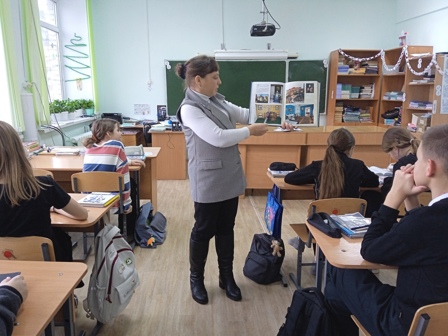 Специалистом Малосердобинской центральной районной библиотеки проведен краеведческий обзор «Это земля - твоя и моя