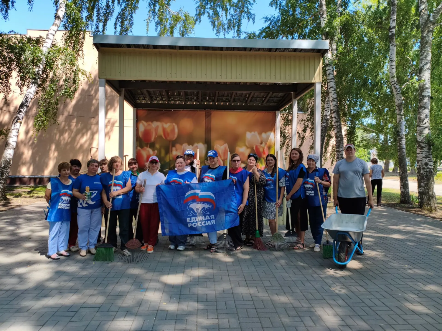 Сегодня в парке «Берёзки» прошёл масштабный трудовой десант!