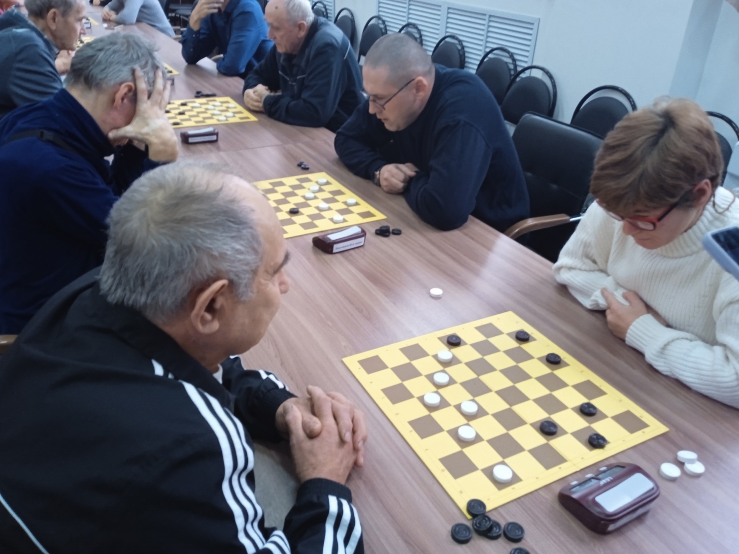 в Штабе общественной поддержки партии «Единая Россия» ,прошёл традиционный новогодний турнир по шашкам «Кубок ПРОО ФОСК «Урожай» среди спортсменов из сельских районов Пензенской области.