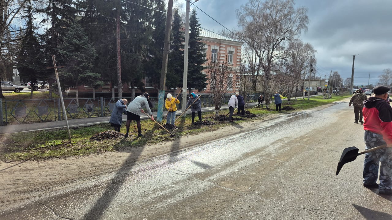 Жители села Малая Сердоба объединили усилия для приведения своего населенного пункта в порядок. Жители села Малая Сердоба объединили усилия для приведения своего населенного пункта в порядок.