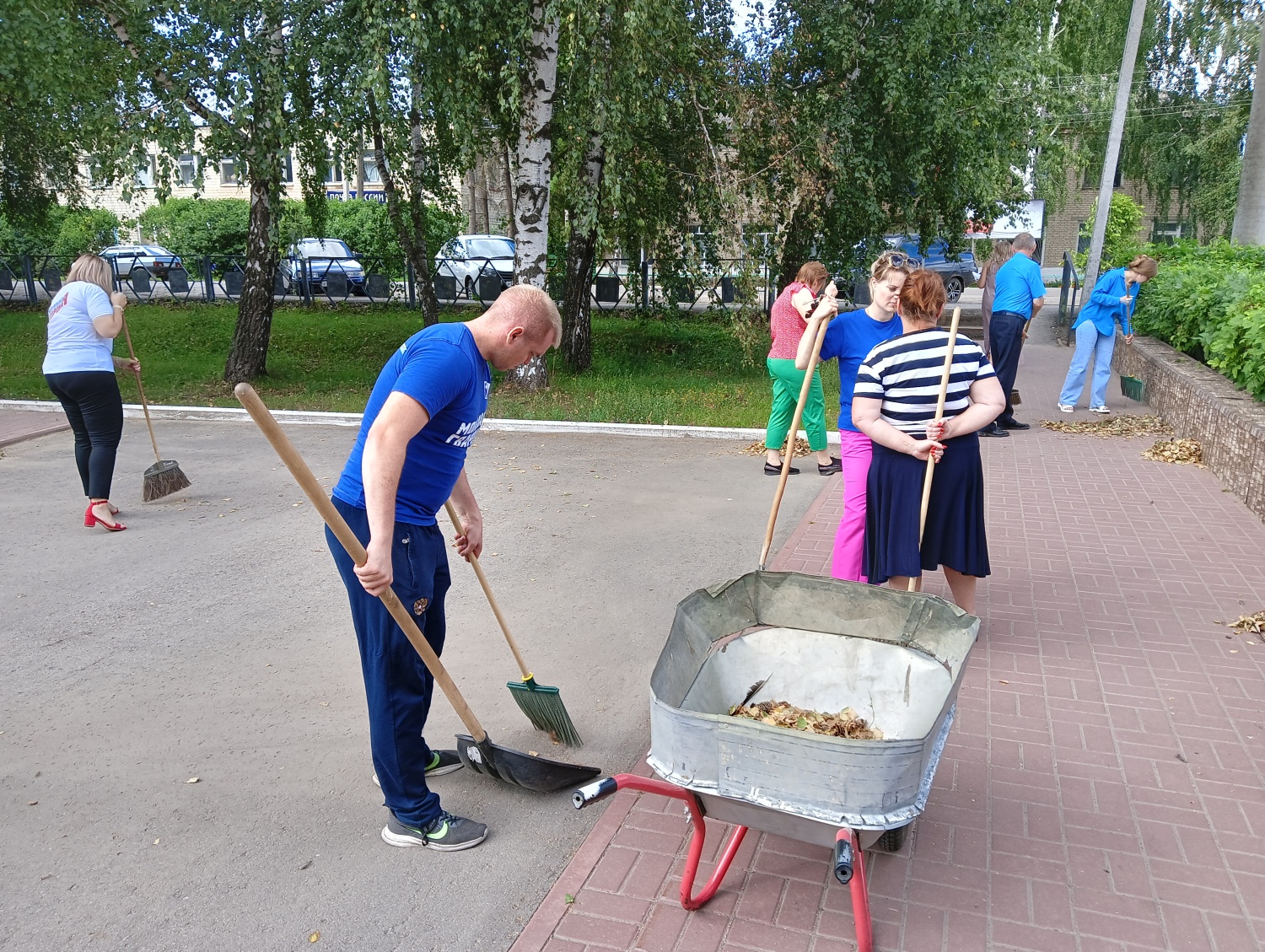 На территории Малосердобинского района продолжается работа по благоустройству и санитарной очистке 