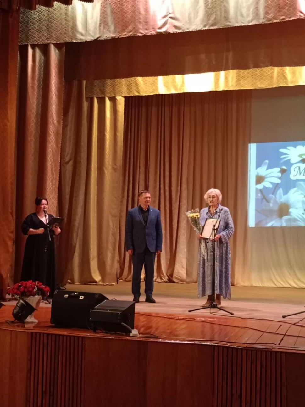 В районном доме культуры состоялся праздничный концерт посвященный Дню медицинского работника