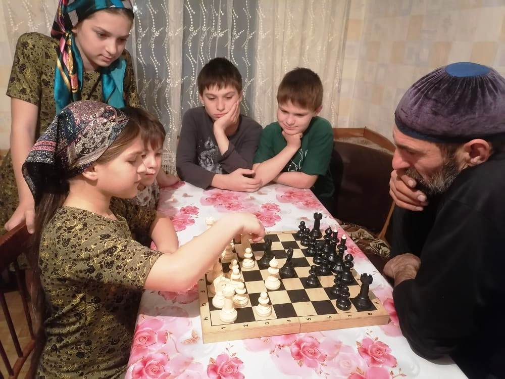 Семейный турнир по шашкам и шахматам. Семейный турнир по шашкам и шахматам.
