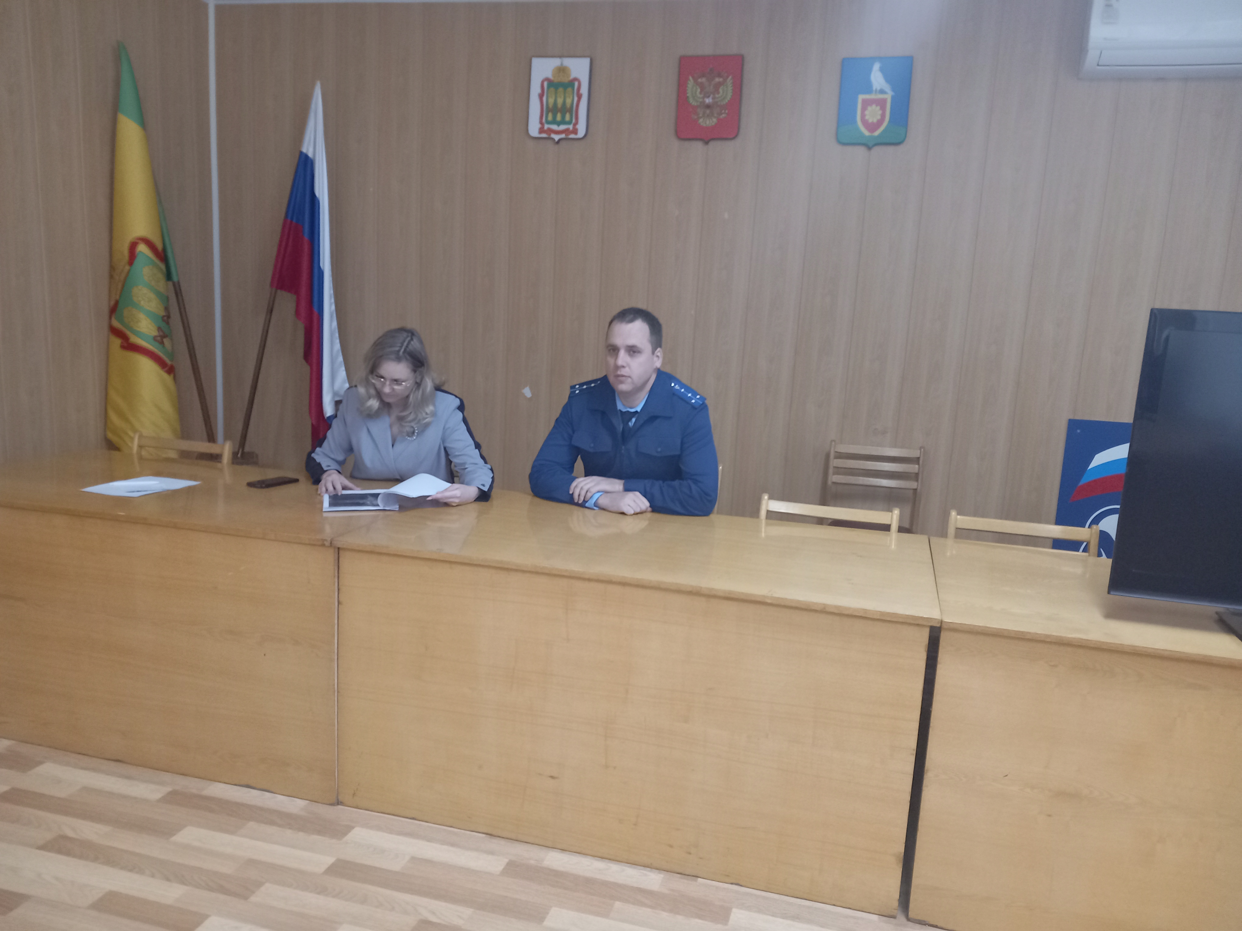 Cостоялось очередное заседание комиссии по делам несовершеннолетних и защите их прав Cостоялось очередное заседание комиссии по делам несовершеннолетних и защите их прав