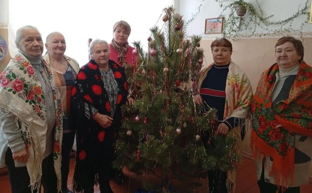 «Старый Новый год стучит в окно» «Старый Новый год стучит в окно»