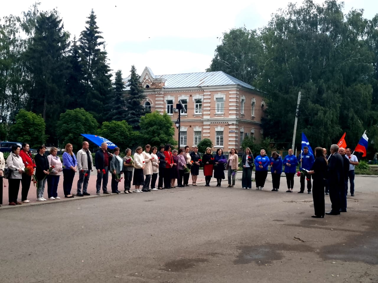 В селе Малая Сердоба состоялся торжественный митинг, посвященный Дню памяти и скорби В селе Малая Сердоба состоялся торжественный митинг, посвященный Дню памяти и скорби