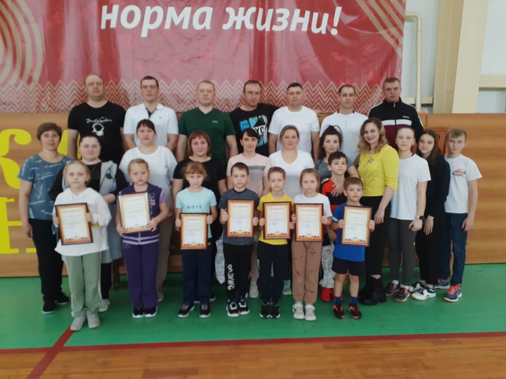 Спортивный праздник «Папа, мама, я – спортивная семья». Спортивный праздник «Папа, мама, я – спортивная семья».