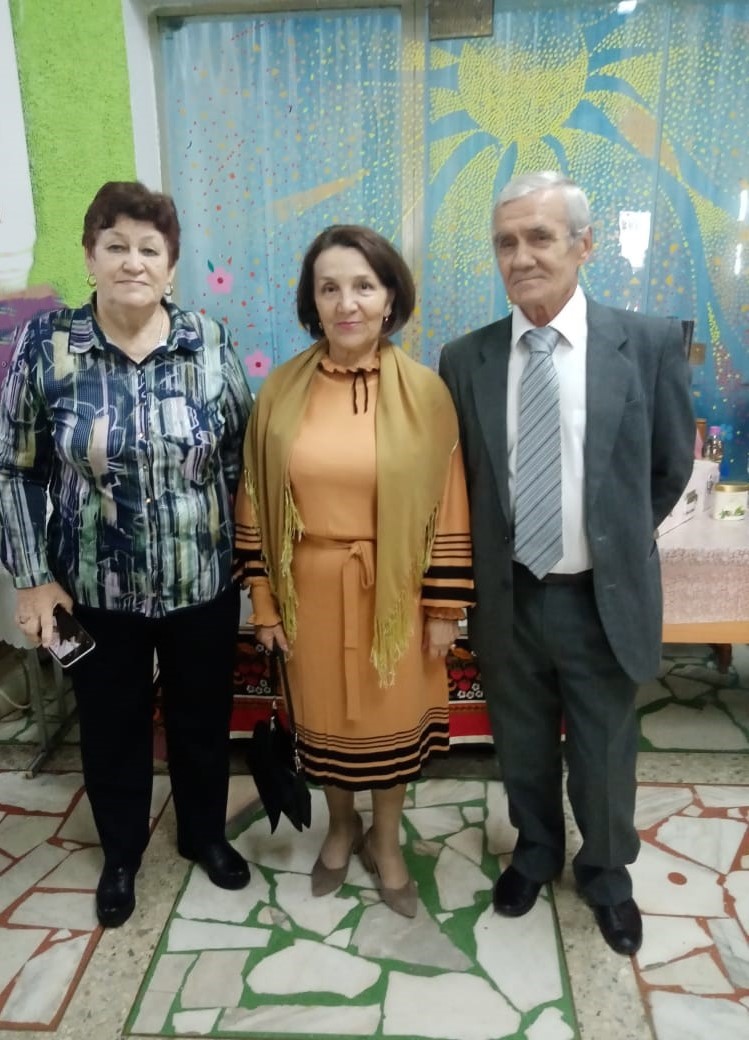 Продолжается чествование старшего поколения