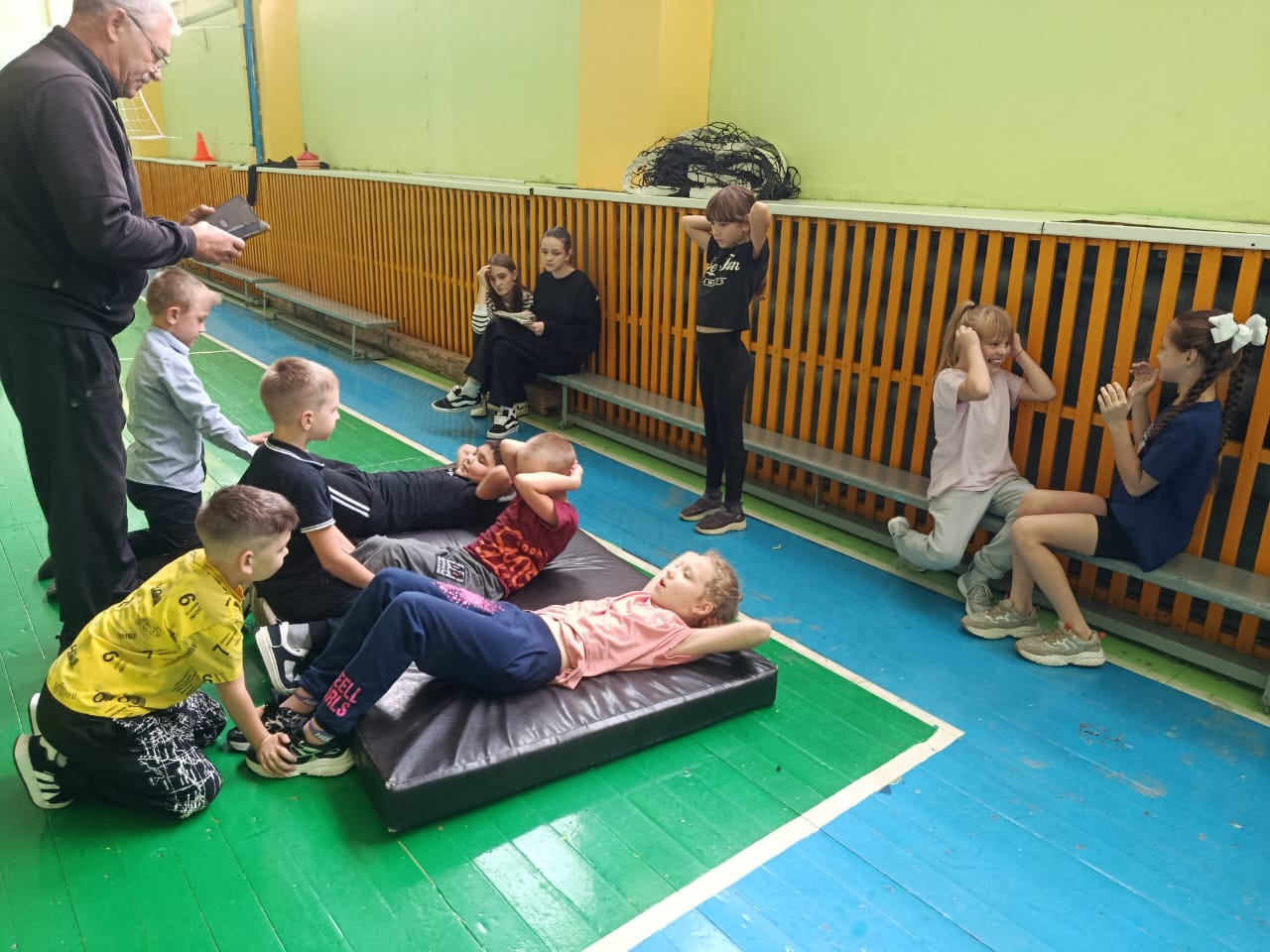 Продолжается осенний марафон по сдаче норматив ВФСК ГТО среди школьников Продолжается осенний марафон по сдаче норматив ВФСК ГТО среди школьников
