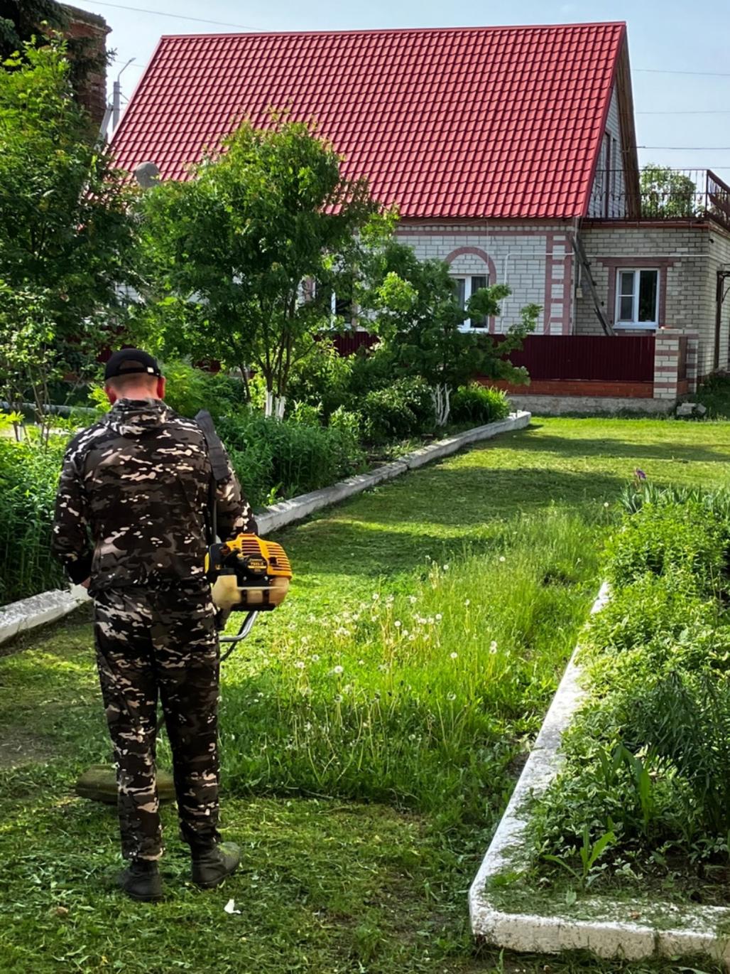 Администрация Майского сельсовета приступила к скашиванию травы для поддержания чистоты и порядка на общественных территориях Администрация Майского сельсовета приступила к скашиванию травы для поддержания чистоты и порядка на общественных территориях