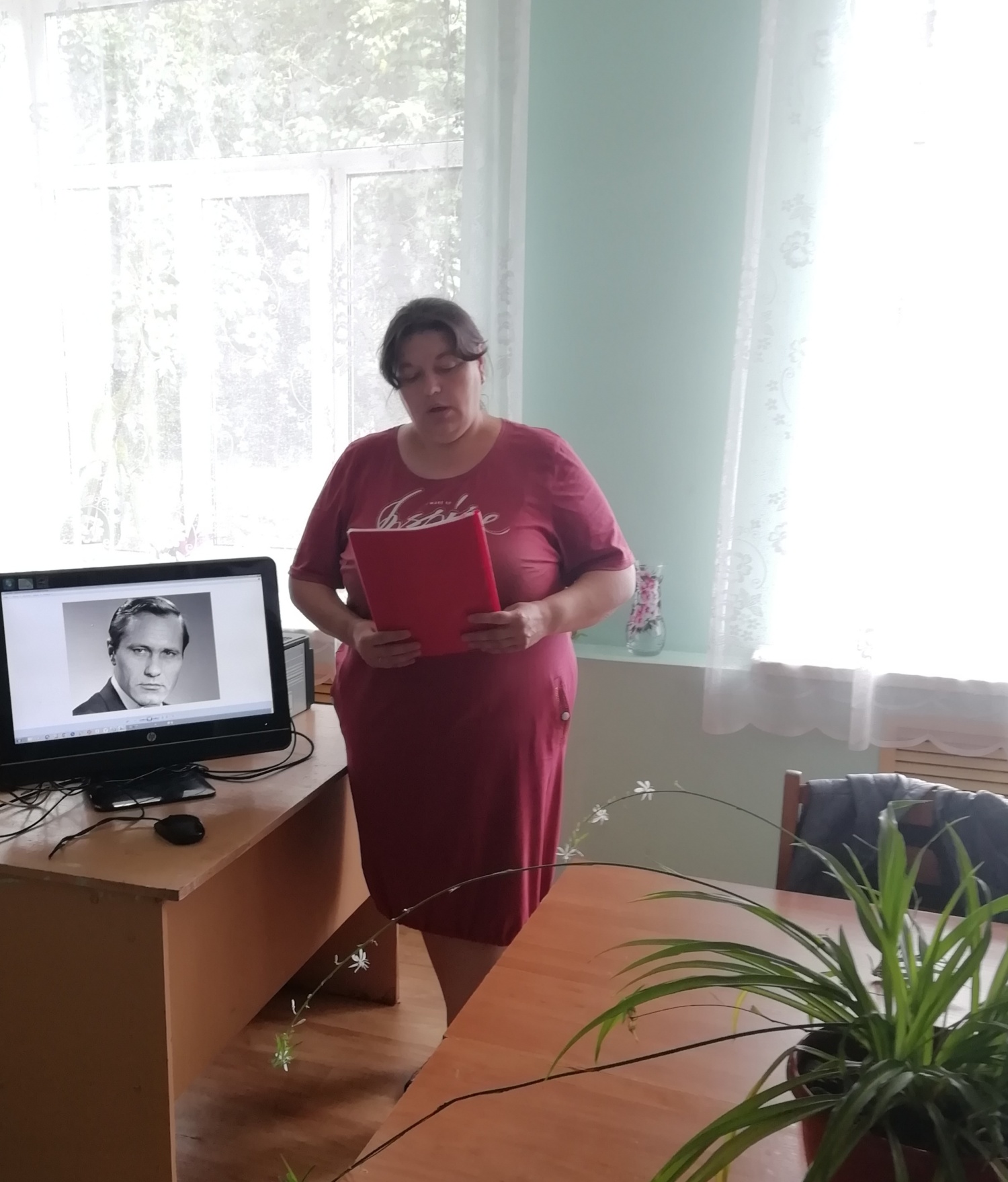Литературный вечер «Живёт такой парень…» проведён в библиотеке села Топлое Литературный вечер «Живёт такой парень…» проведён в библиотеке села Топлое