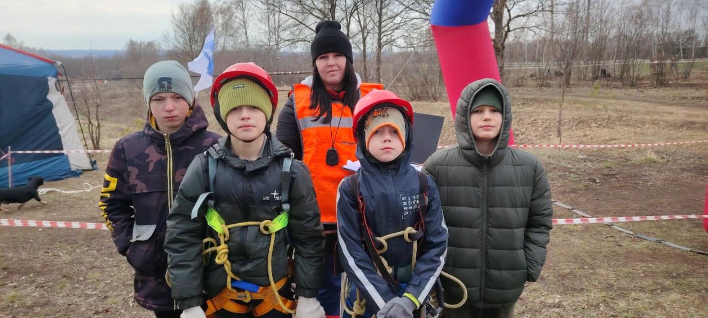 Учащиеся объединения «Горизонт» Дома детского творчества с. Малая Сердоба под руководством педагога К. С. Вдовиной приняли участие в областных соревнованиях по спортивному туризму на пеших дистанциях «Ракета 2025».
