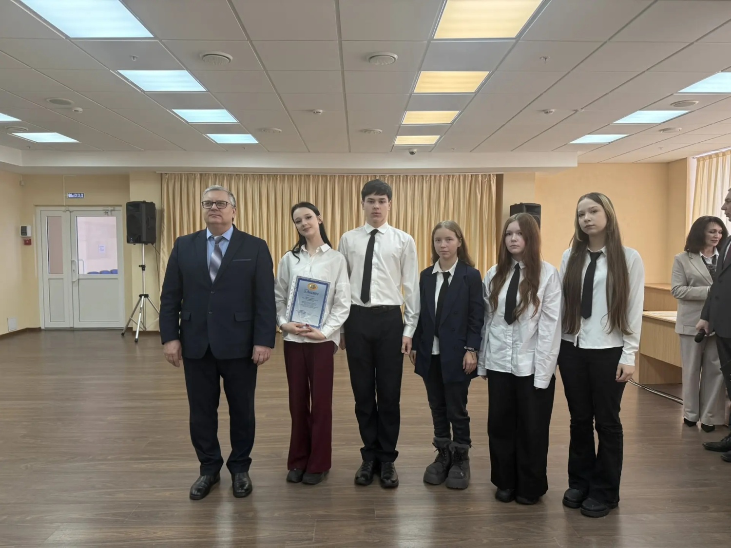 Cостоялось официальное награждение команд-победителей областного мероприятия, направленного на повышение правовой культуры среди молодежи, под названием «Избиратели будущего». Cостоялось официальное награждение команд-победителей областного мероприятия, направленного на повышение правовой культуры среди молодежи, под названием «Избиратели будущего».