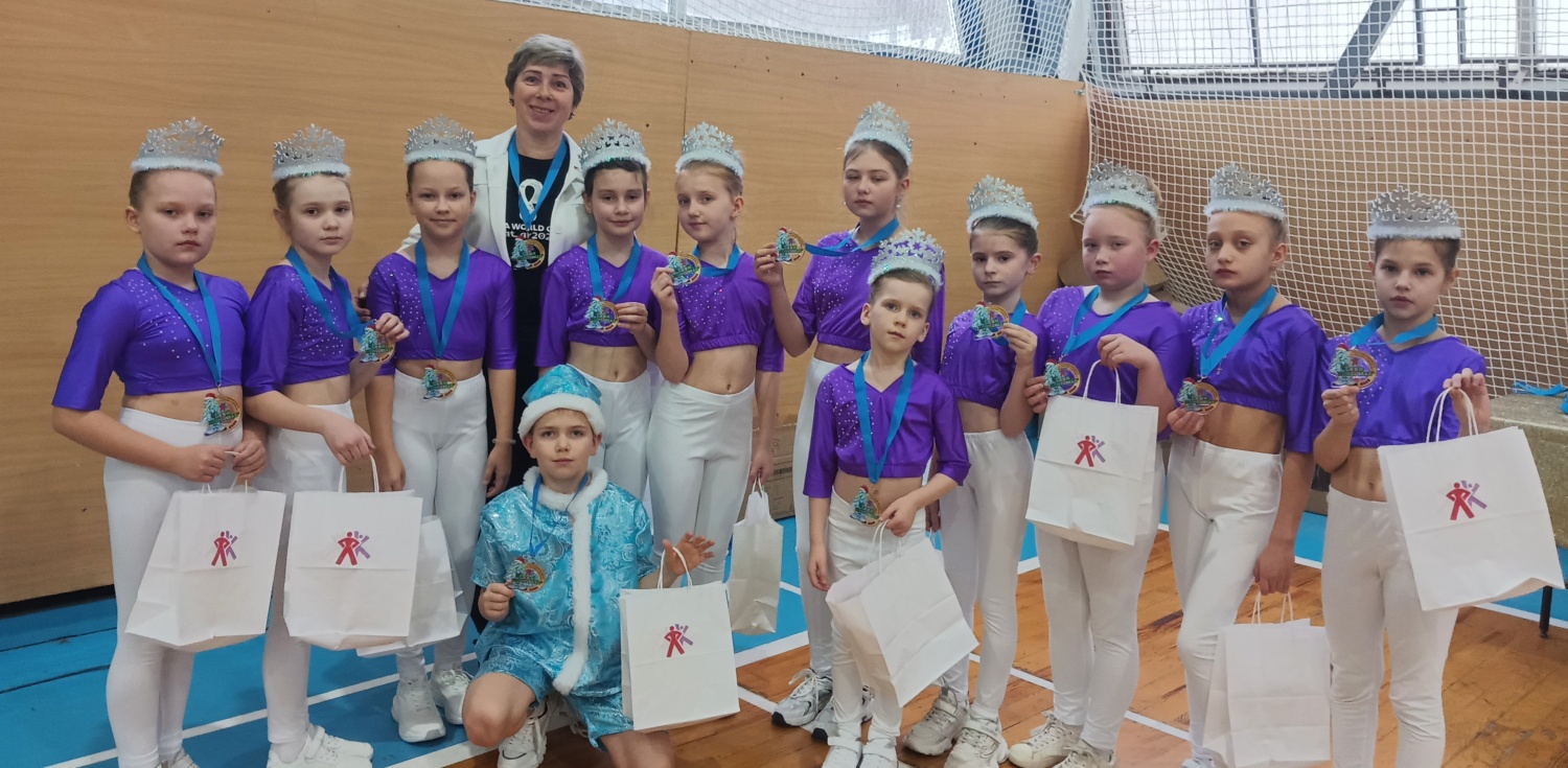 В г. Пенза состоялся областной фестиваль по фитнес-аэробике «Елка в кроссовках».