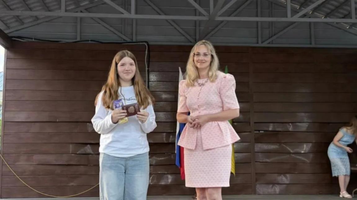На площади Ленина села Малая Сердоба прошло торжественное мероприятие, посвященное Дню России На площади Ленина села Малая Сердоба прошло торжественное мероприятие, посвященное Дню России