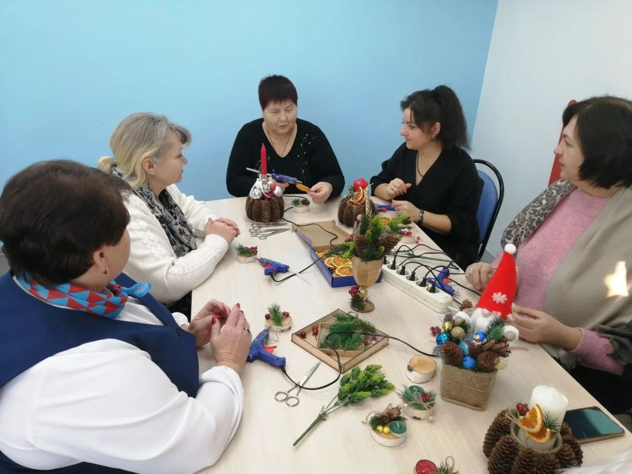В центре занятости населения прошел увлекательный мастер-класс по изготовлению новогодней свечи В центре занятости населения прошел увлекательный мастер-класс по изготовлению новогодней свечи