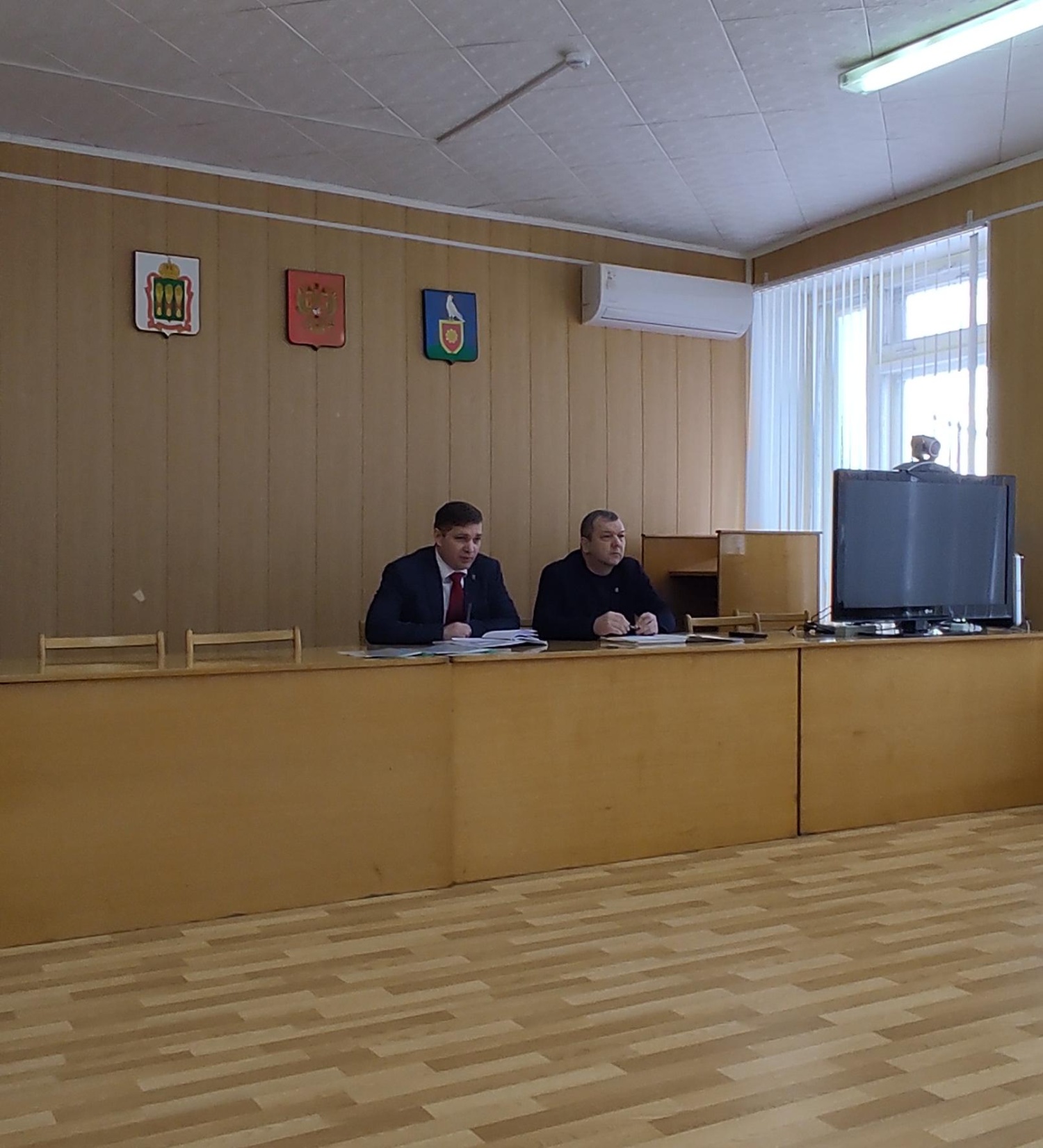 Глава администрации Малосердобинского района  Иван Алексеевич Кирюхин провел еженедельное оперативное совещание