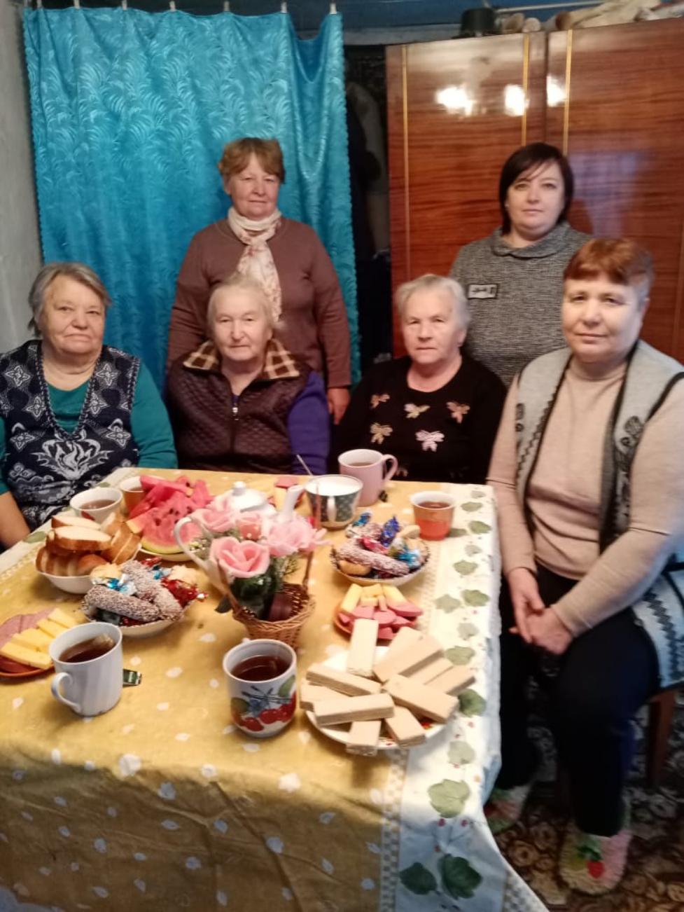 Социальные работники Комплексного центра социального обслуживания на дому Малосердобинского района поздравили своих подопечных с Днем матери Социальные работники Комплексного центра социального обслуживания на дому Малосердобинского района поздравили своих подопечных с Днем матери