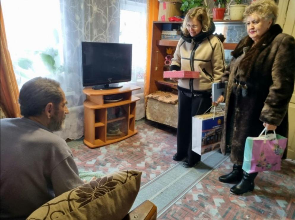  Поздравили с Днем рождения бывшего несовершеннолетнего узника концлагерей