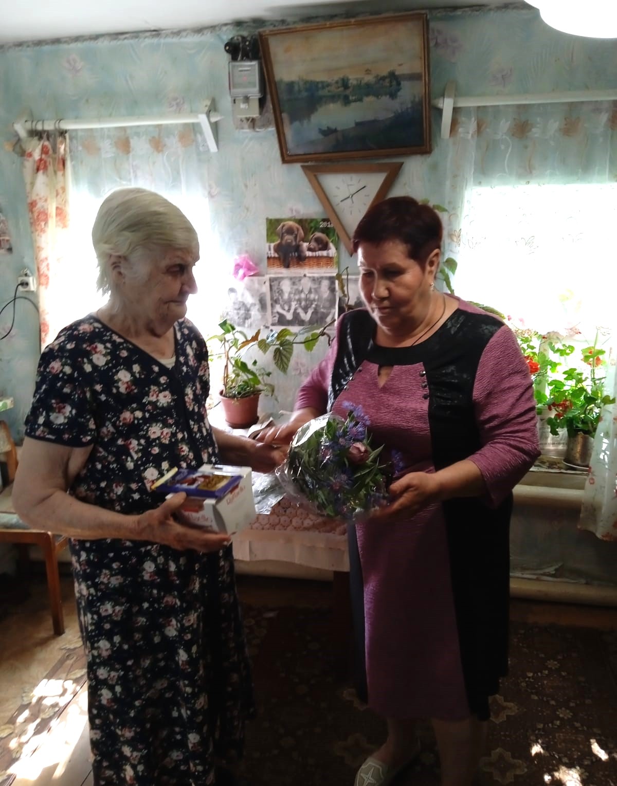 90-летний юбилей отметила получательница социальных услуг Комплексного центра социального обслуживания населения Малосердобинского района Зуева М.В. 90-летний юбилей отметила получательница социальных услуг Комплексного центра социального обслуживания населения Малосердобинского района Зуева М.В.