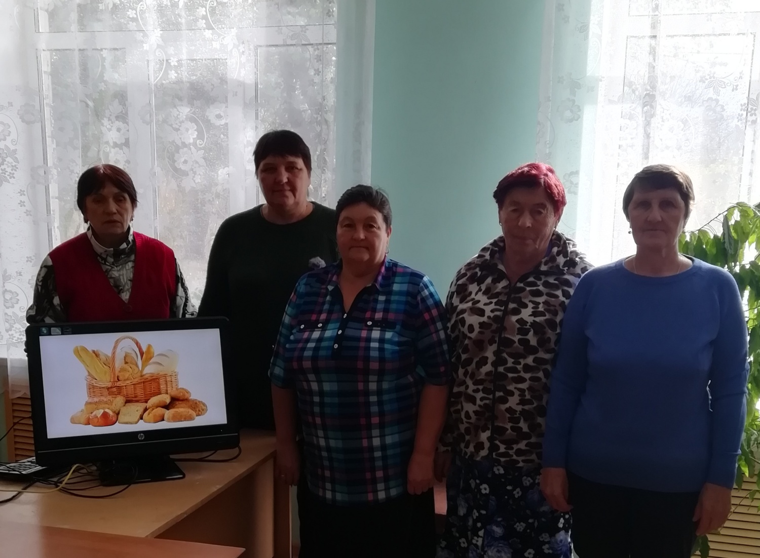 Познавательная беседа «Был хлеб всегда в почёте на Руси» проведена в библиотеке села Топлое Познавательная беседа «Был хлеб всегда в почёте на Руси» проведена в библиотеке села Топлое