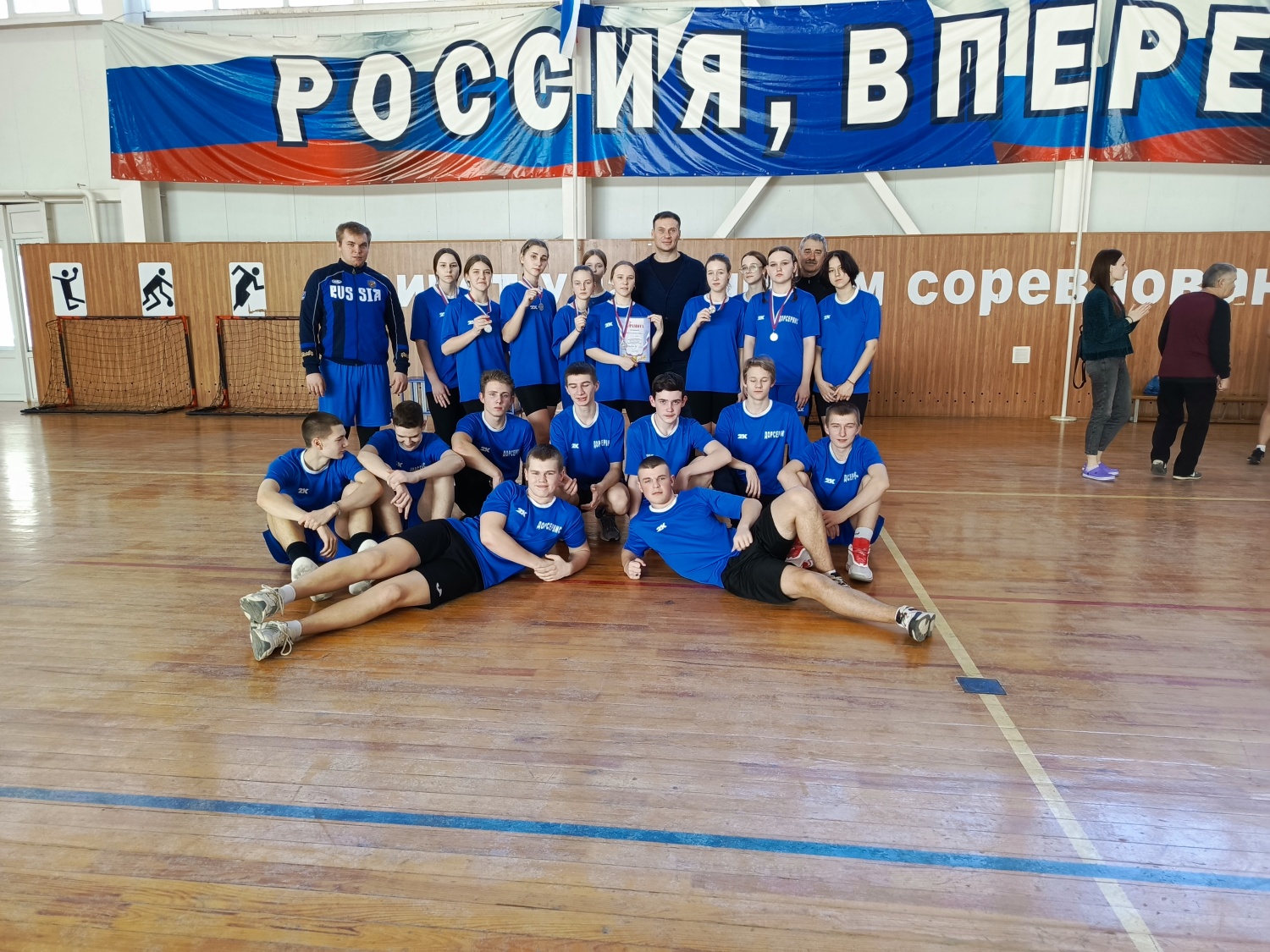 В г. Нижний Ломов прошли Межмуниципальные соревнования по мини-лапте 